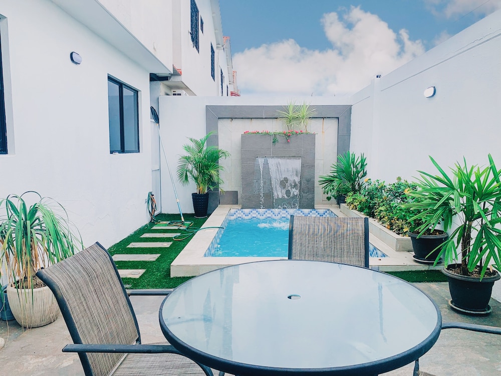 Casa con Piscina Privada para Familias