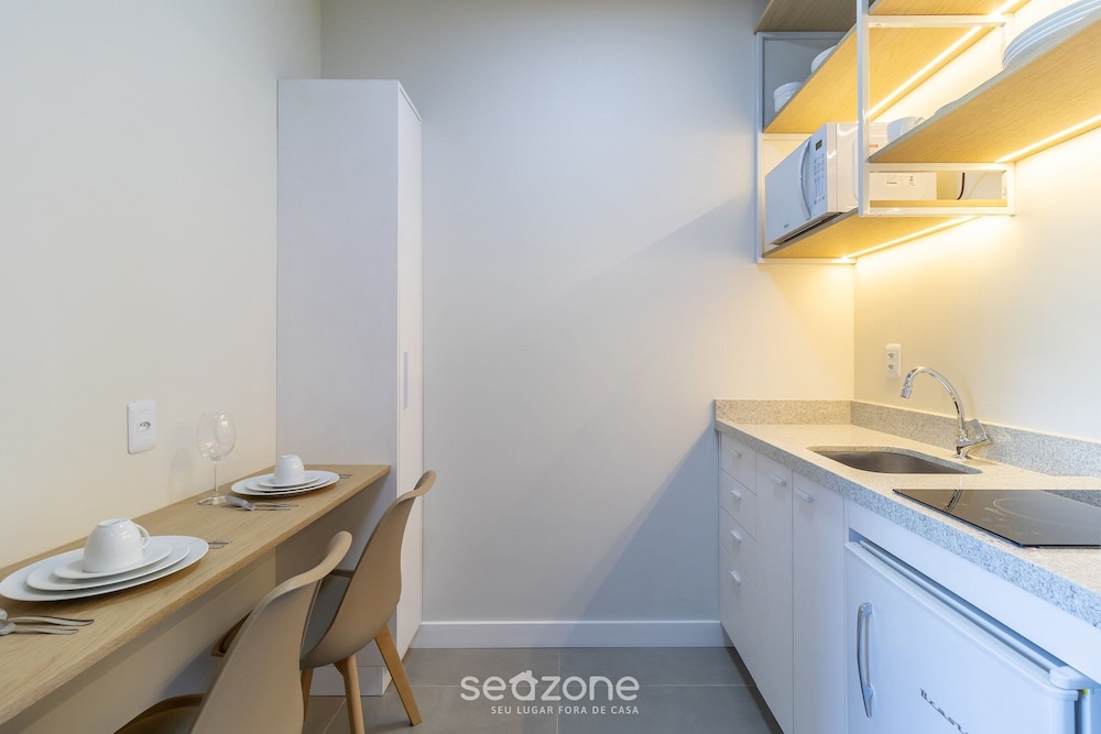Evas - Charming Apartments With Sea View in Floripa