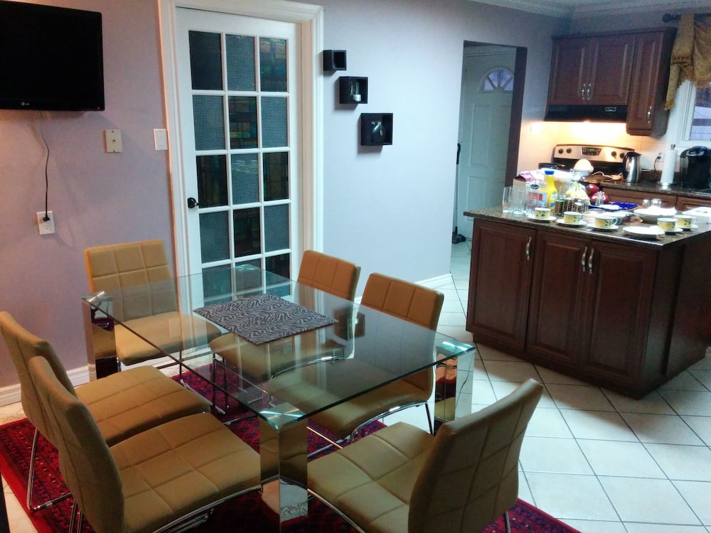 Mac Bed and Breakfast - Image 1