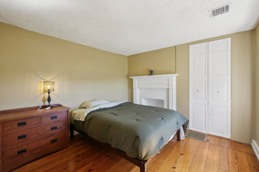 Peaceful Retreat With Scenic Surroundings 4 Bedroom Home