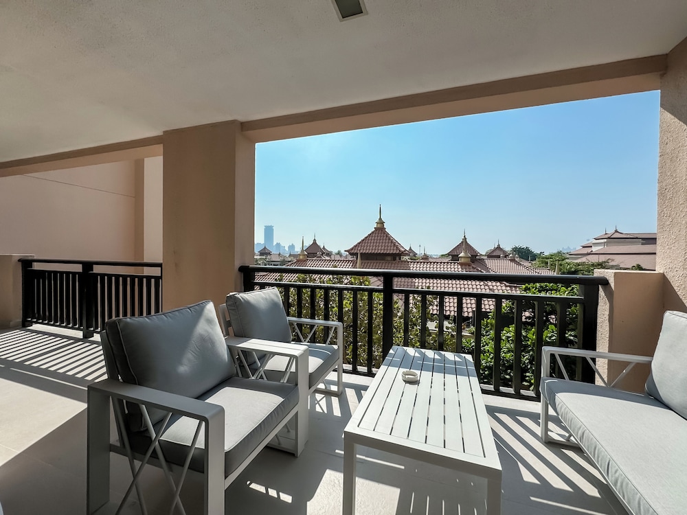 Resort Apartments - Royal Amwaj North