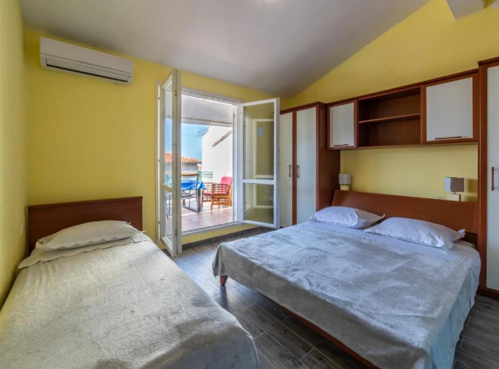 Apartments Ribarević