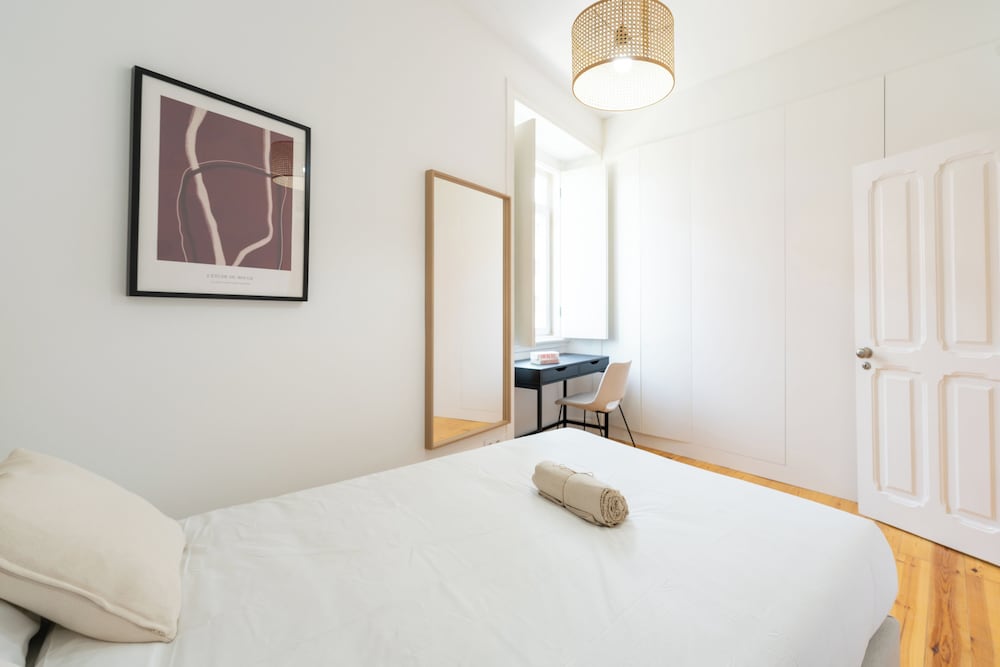 Sunny Lisbon Apartments by SoulPlaces