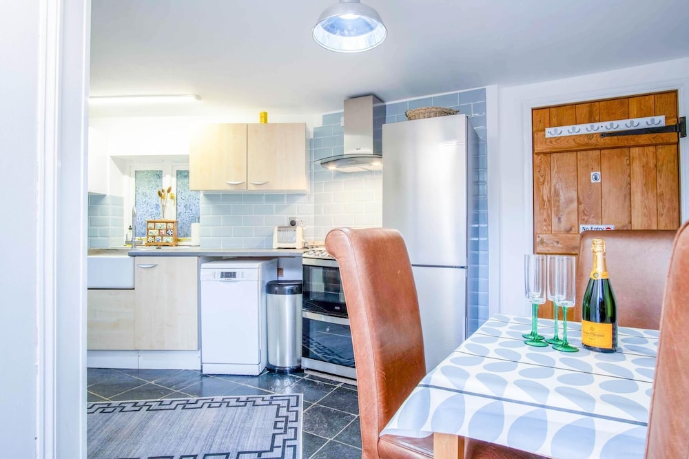 West Barn - 2 Bedroom Cottage - Llandeilo