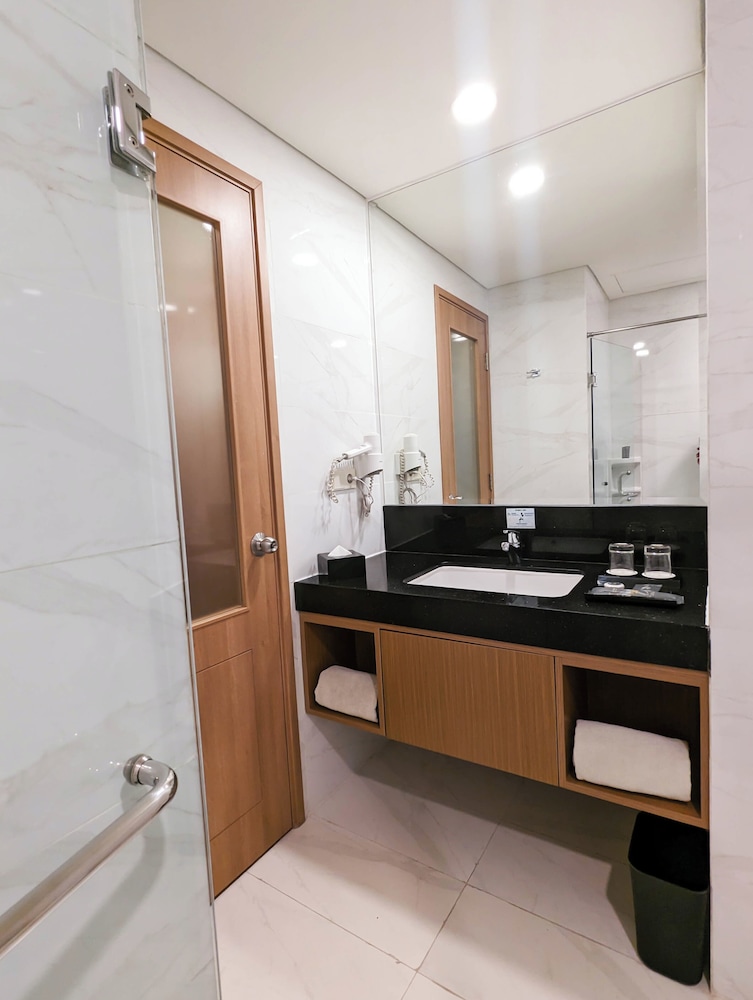Astanaraya Suites Hotel