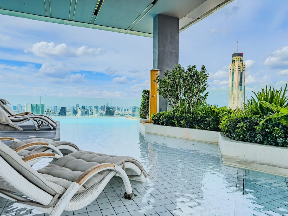 New City Condo in Central Bangkok Siam Paragon · Central World