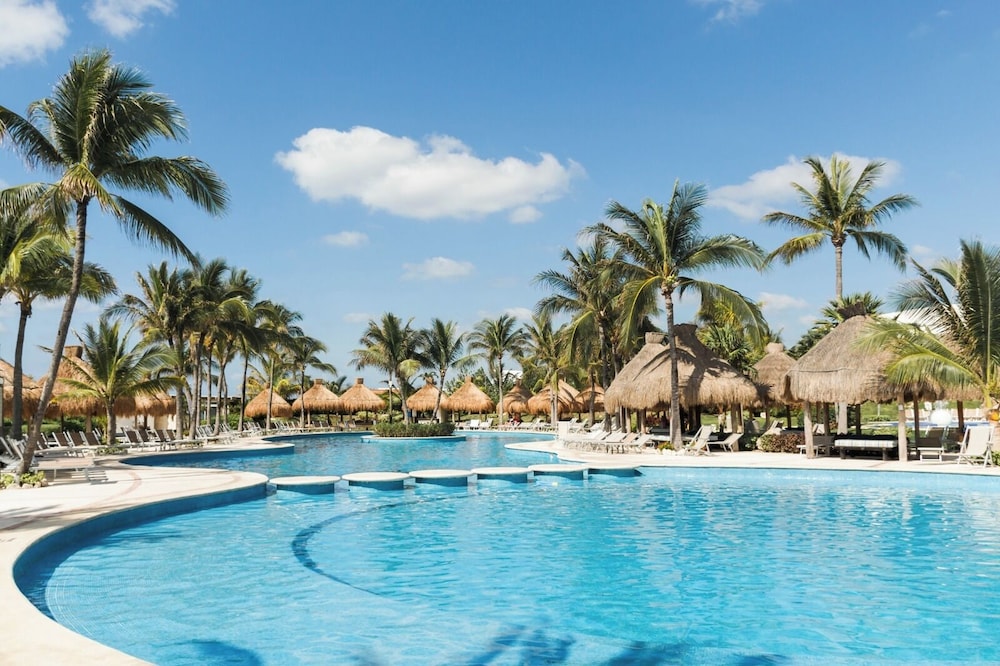 Enter Caribbean Grand Resort