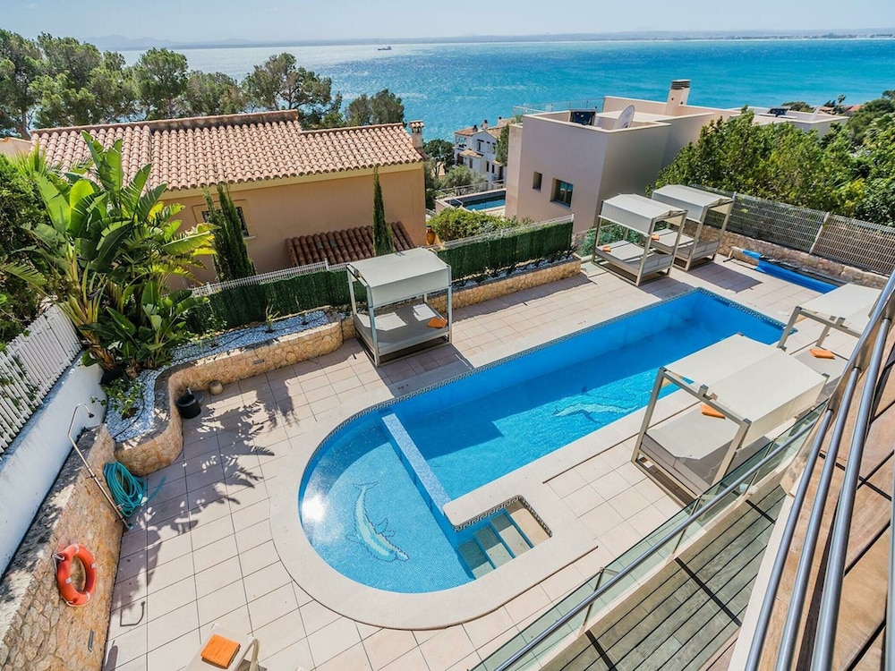 Luxury Villa in Alcudia With Private Pool and Near the Beach photo 2