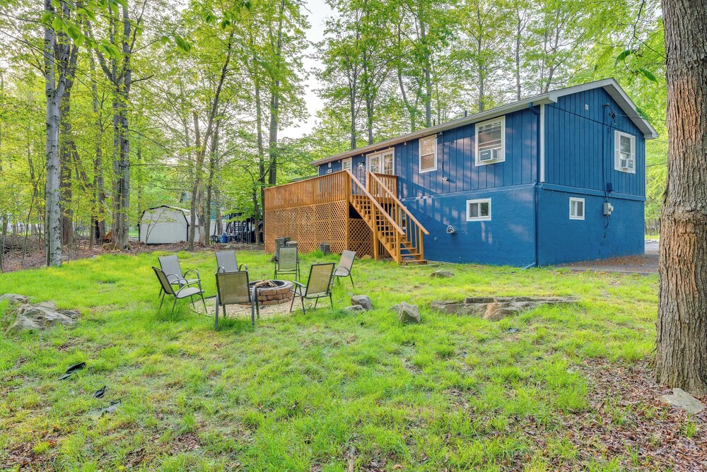 Game Room & Deck: Family Home in Tobyhanna!