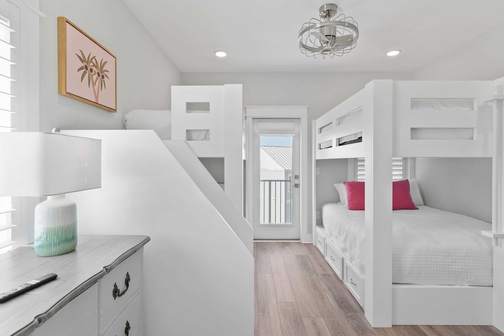 Gulf-view Retreat w/ Rooftop Deck + Private Pool Villa Anesi by Avantstay