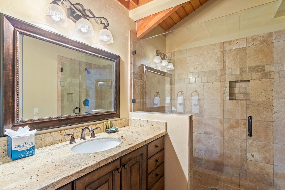 Pinnacle at Deer Valley Resort - Four Bedroom Condo with Hot Tub #1470 4 Condo