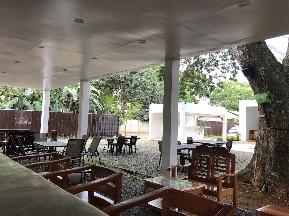 Alesseo Backpackers - Hostel