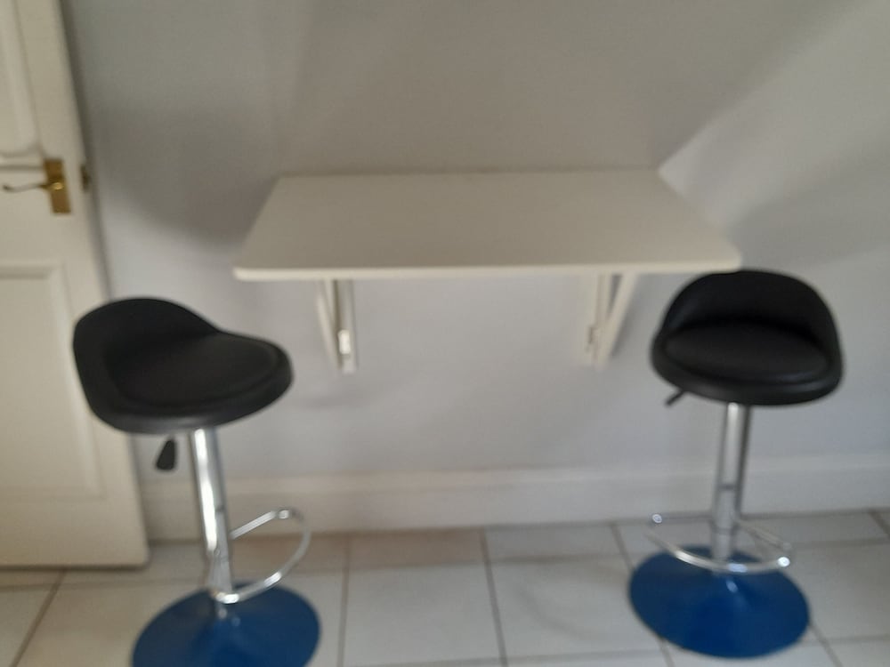 Cosy Apartment Close to Tunnels Beaches view 3