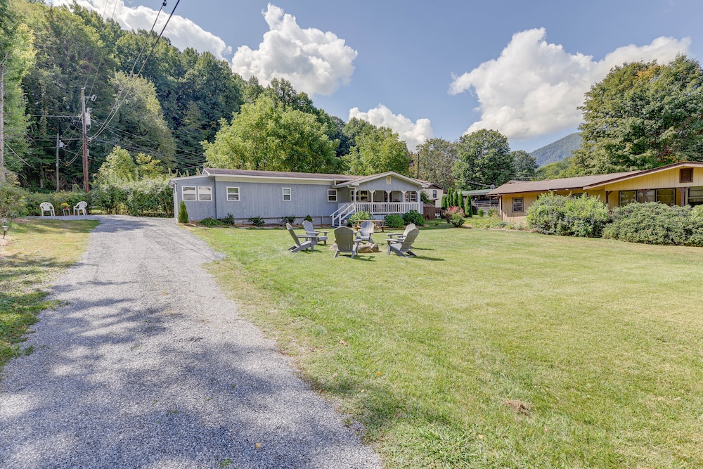 Maggie Valley Home ~ 5 Mi to Cataloochee Ski Area! view 4