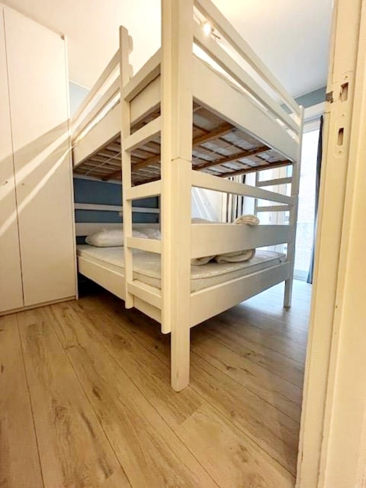 Apartment in Wenduine With Stunning Sea Views