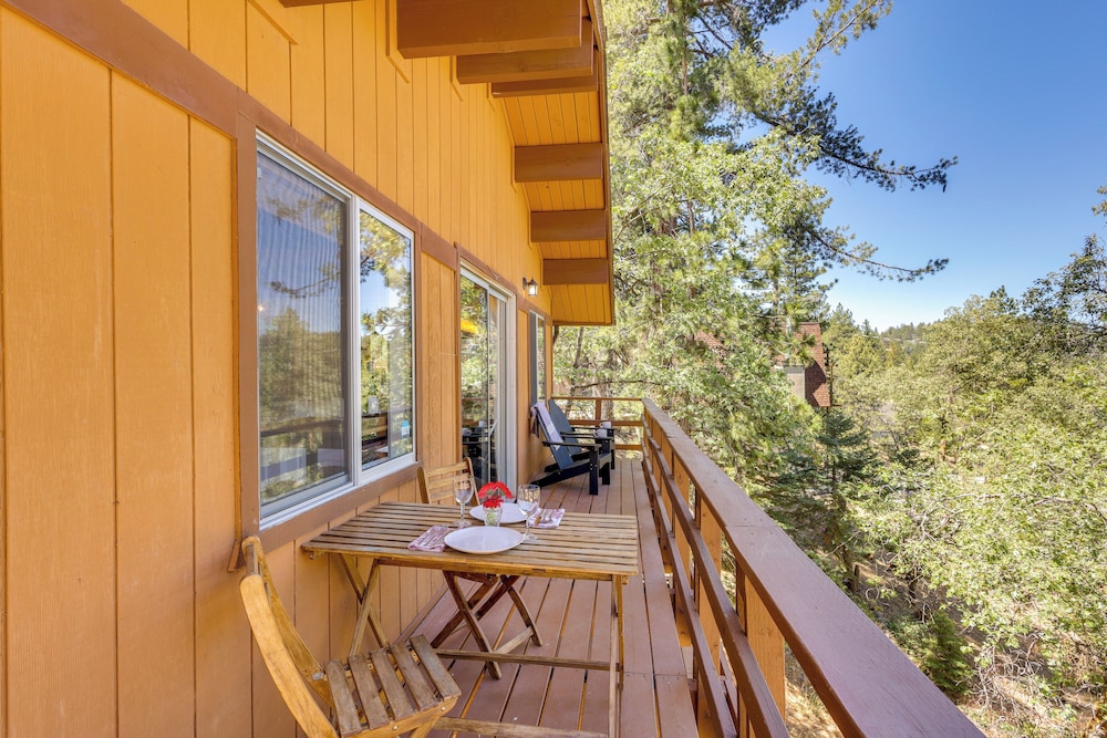 Snow Valley Hideaway Arrowbear Lake Retreat view 4