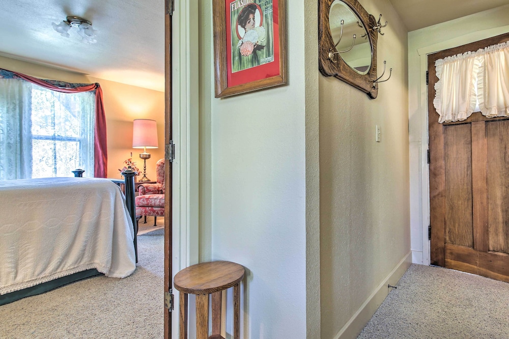 Quaint Stockton Escape Near Community Park! view 4