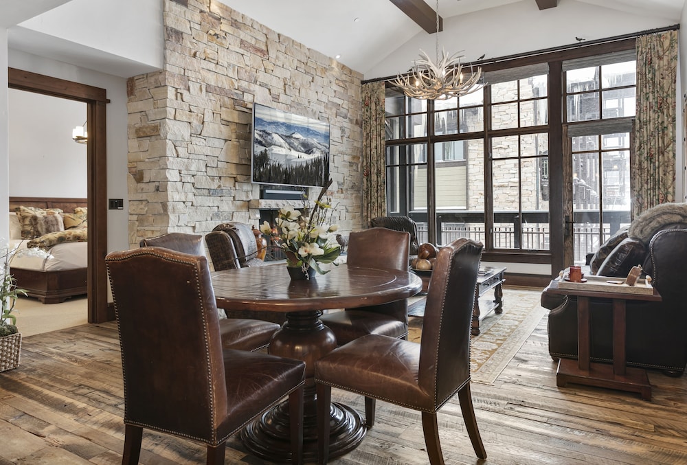 Arrowleaf Lodge- Two Bedroom #401 2 Condo