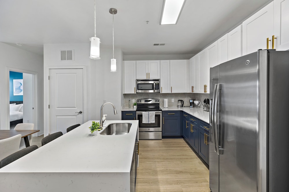 ROVE LIVING/KB - Midtown205