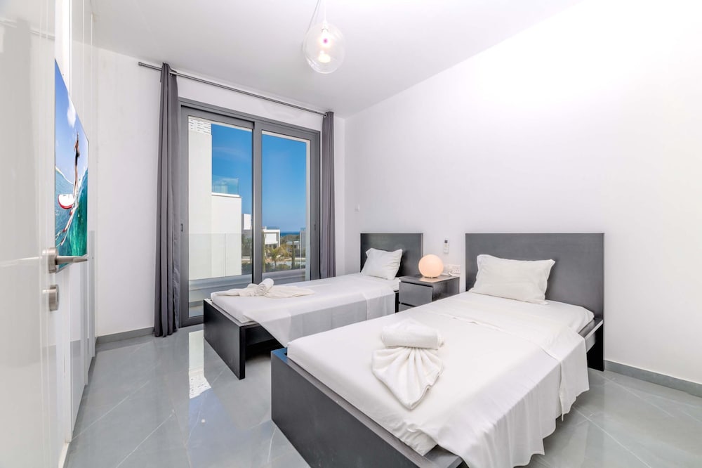 By The Beach - Aura Villa