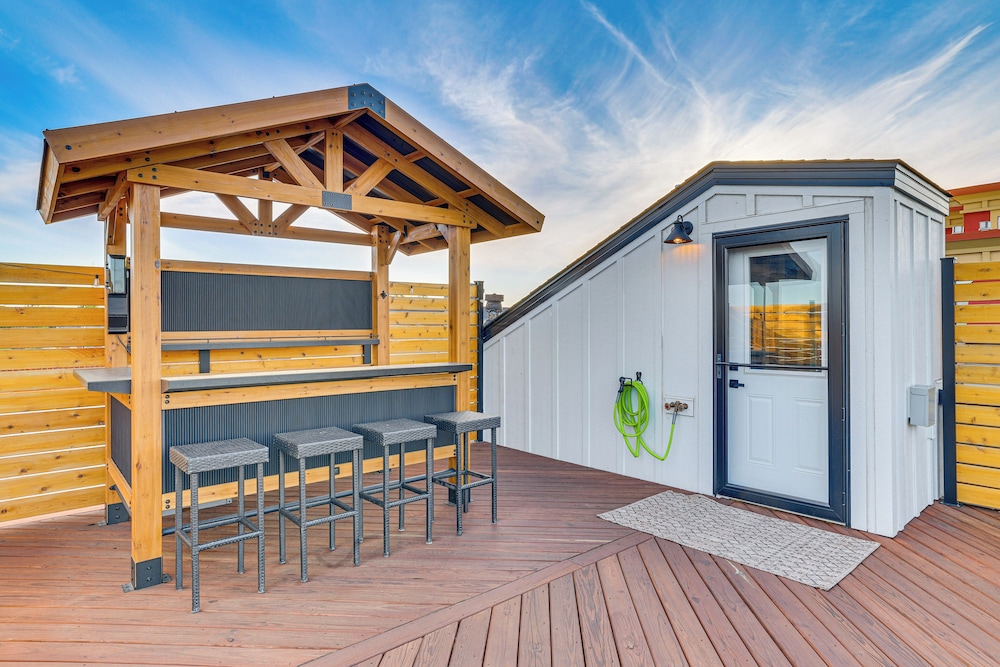 Walk to Lake City Marina: Condo w/ Rooftop Deck!