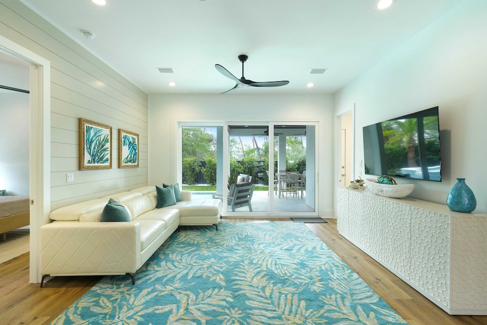30A Serenity Skies by Avantstay Sleeps 19 Pool + Golf Cart