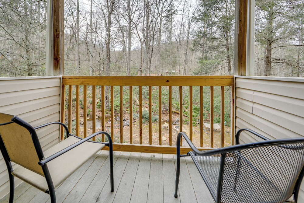 Play & Unwind! Home w/ Hot Tub in Maggie Valley