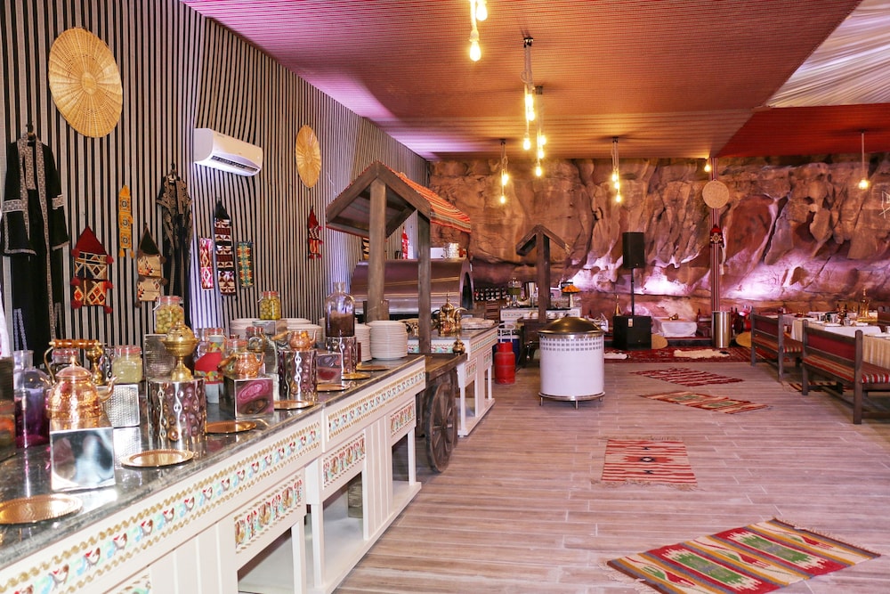 Food & Beverage
