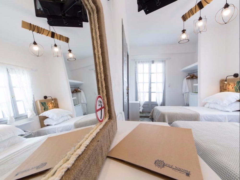 Evi Rooms