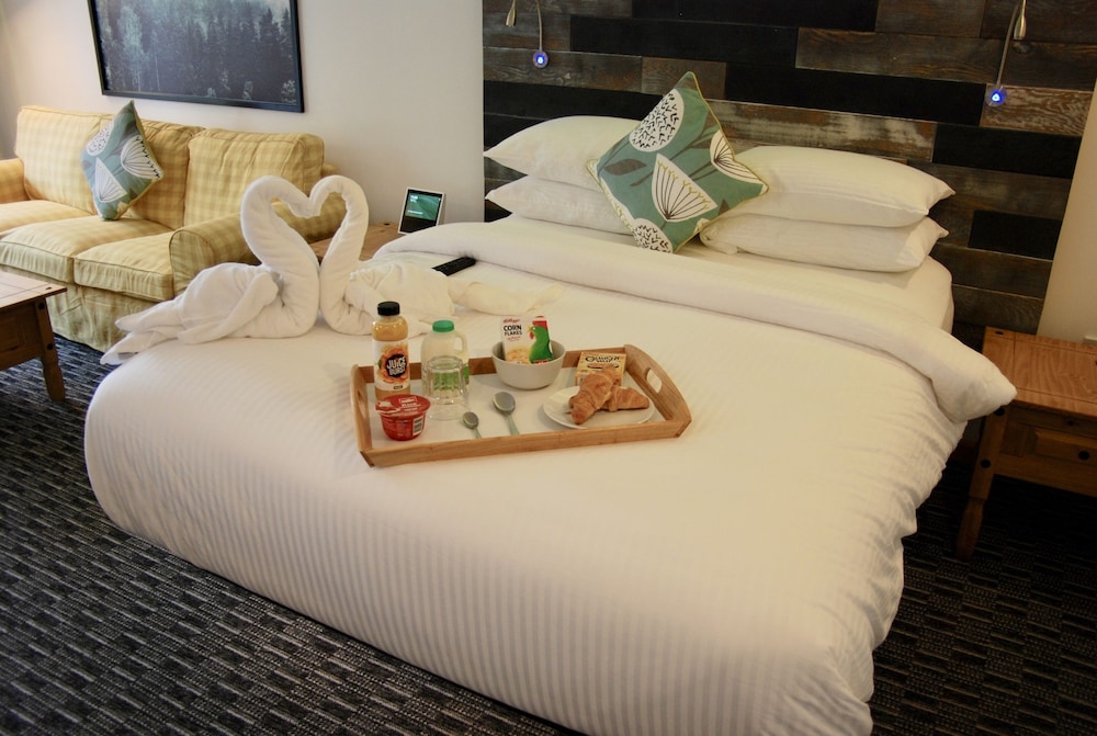 The Waterfront Lodges