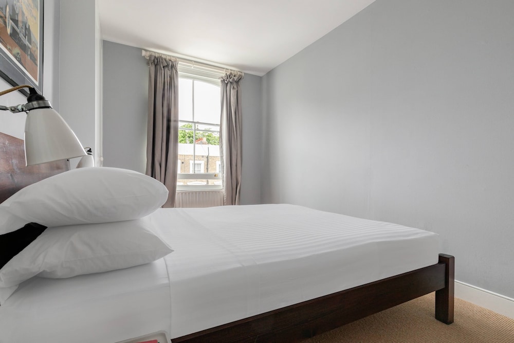 Englefield Road by Onefinestay