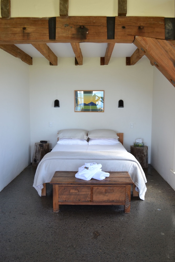 Ahu Ahu Beach Villas