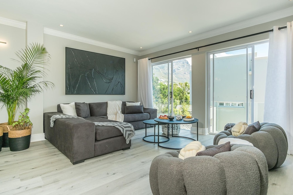 The Argyle Camps Bay - Pool 5 Mins to Beach