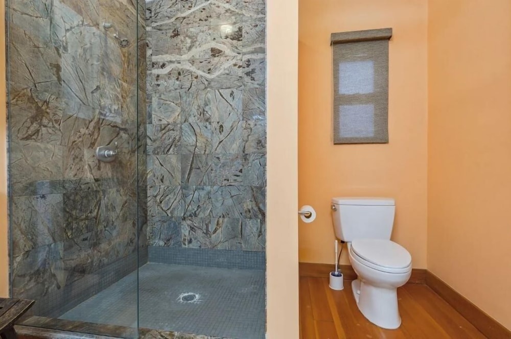Surprisingly Unique 2br Urban Oasis W/ Sauna In Ny 2 Bedroom Home