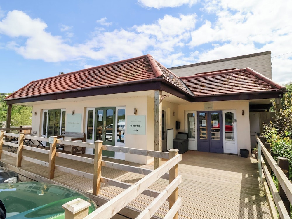 Chalet Log Cabin L2
