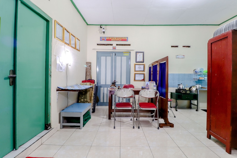 Bahagia Sederhana Home Stay - Hostel view 2