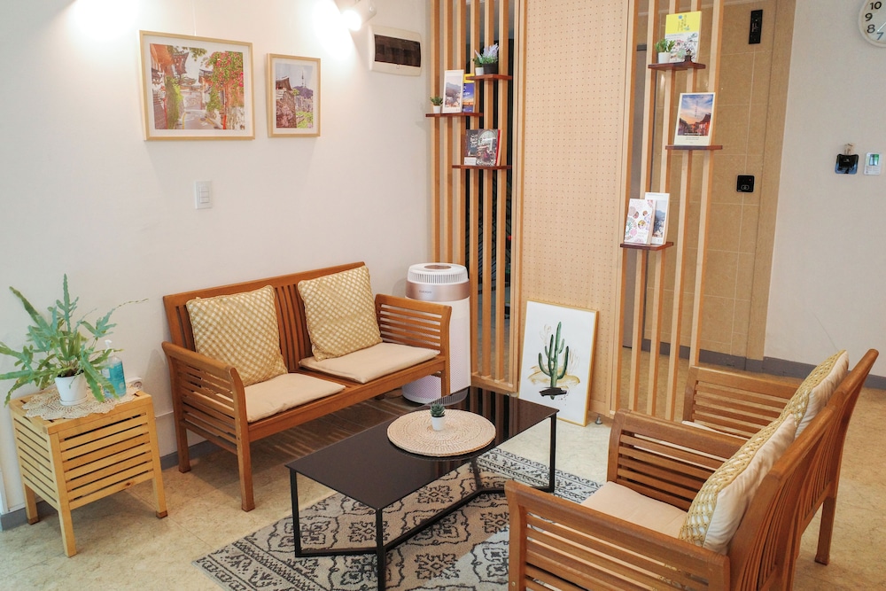 Starria Hostel foreign guest only 9