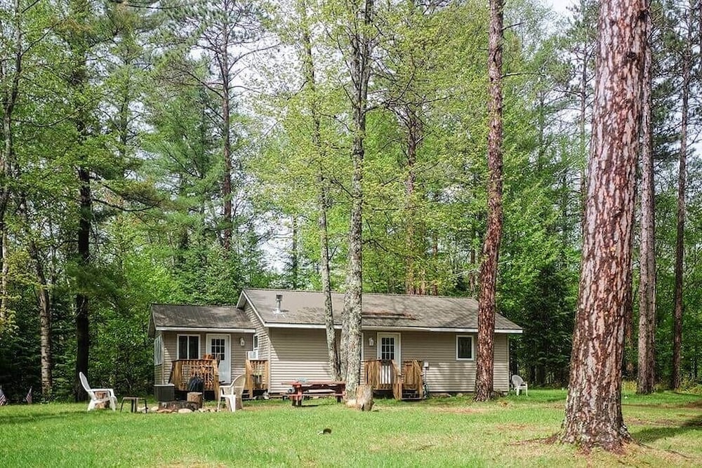 Quaint Clam 2 Bedroom Home