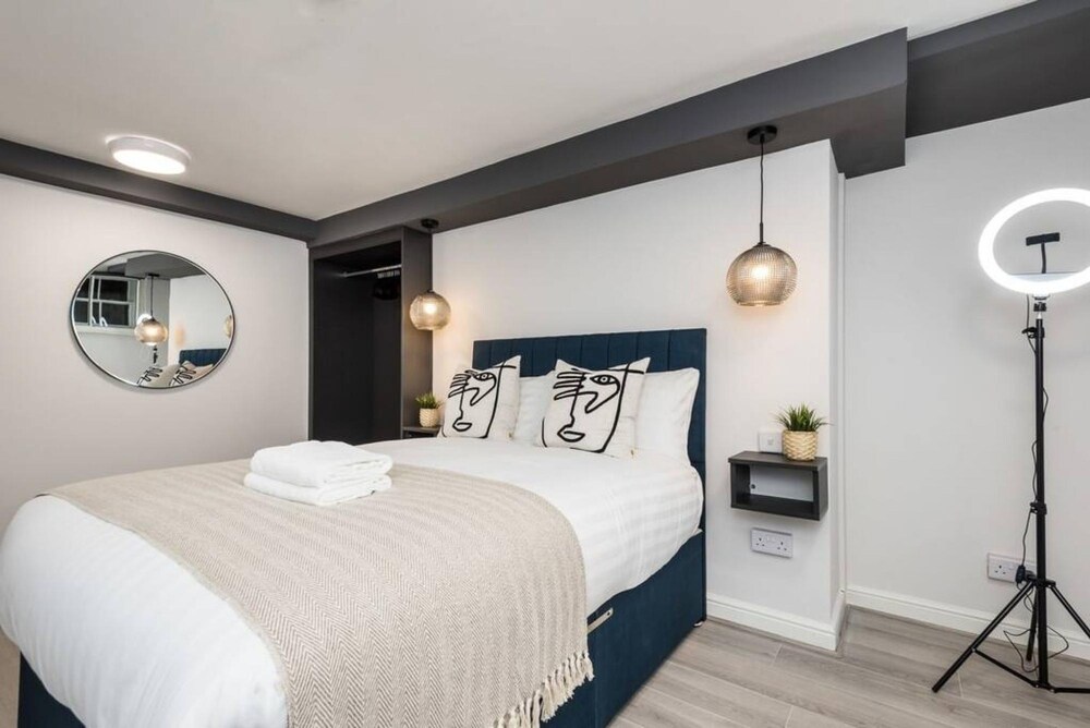 Host Apartments Seel St Townhouse Apt I