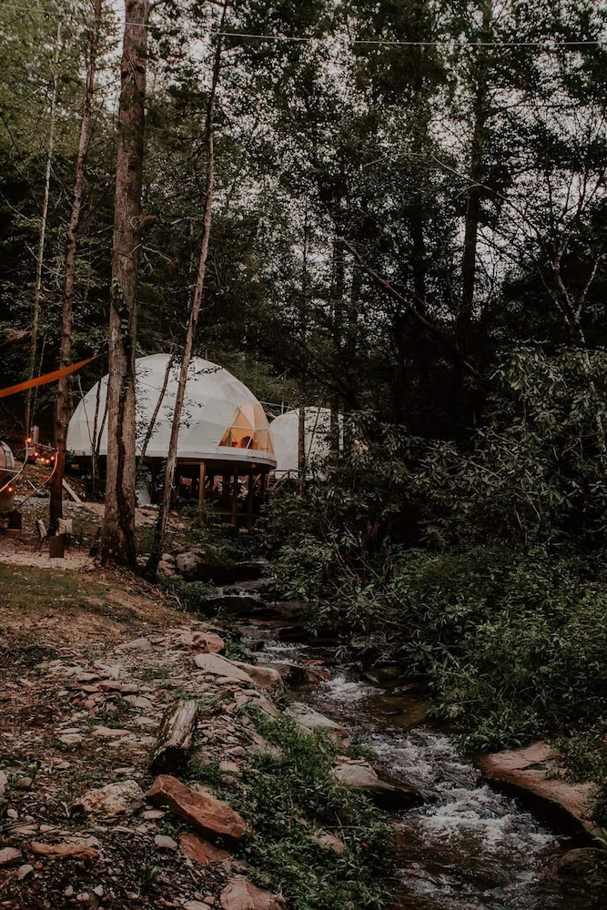 Slate Crossing Creekside Dome