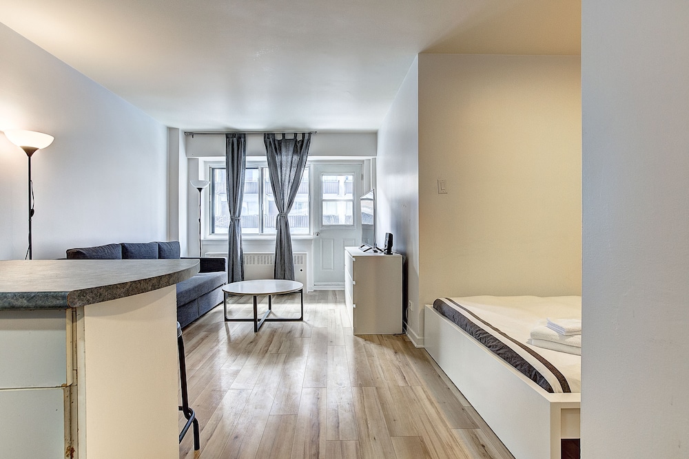 Destination Stays McGill Plaza DT MTL-2