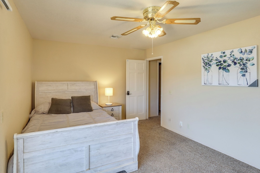 Pet-friendly Bullhead City Home ~ 2 Mi to River! view 2