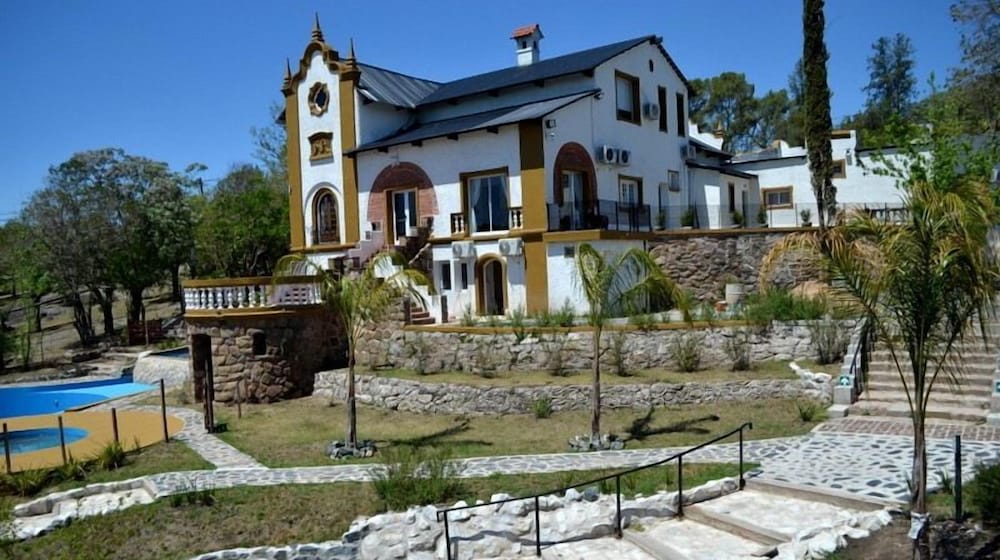 Hotel Fatvial 4 de Abril - Image 1