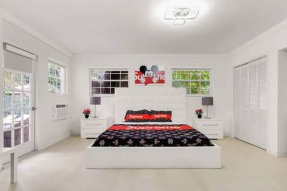 2710 Heated Pool 7 Beds 5 Baths Sleep 15 Park 4 Car