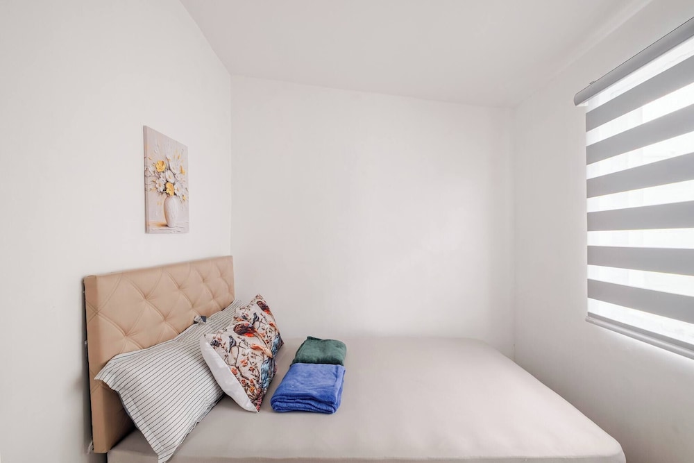 Charming Iloilo City House With Garden View
