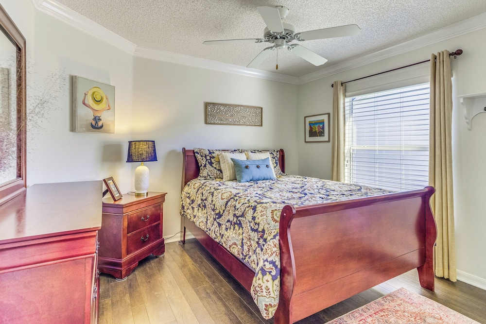 Near Golf Courses: Home w/ Sunroom in The Villages