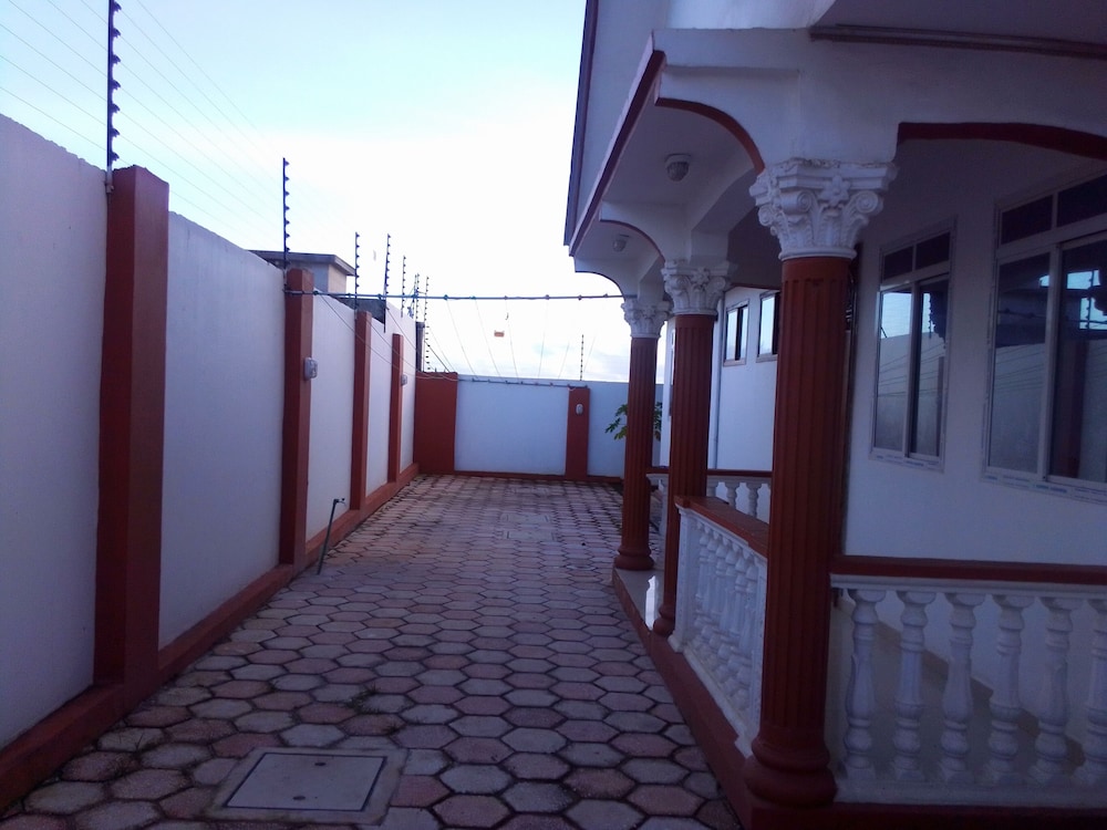 Photo 8