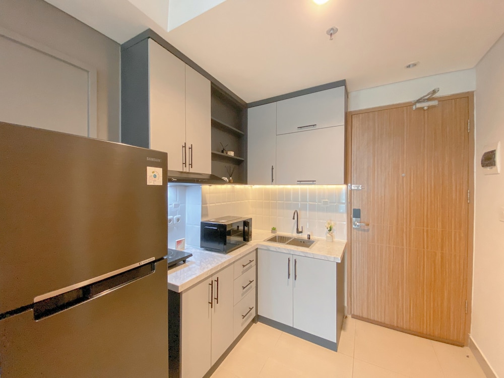 Good Choice and Homey 2BR Apartment Tamansari Iswara