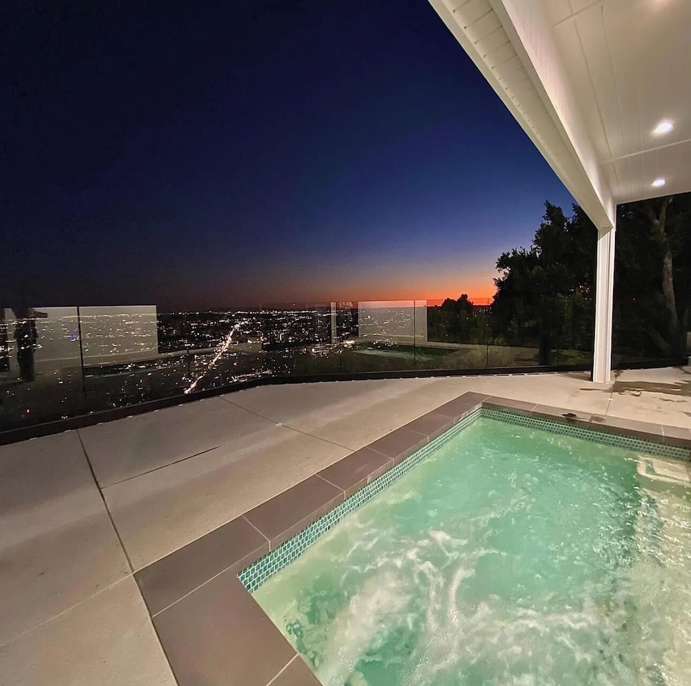 Skyview Estate - Stylish Hollywood Hideaway With Sweeping City Views