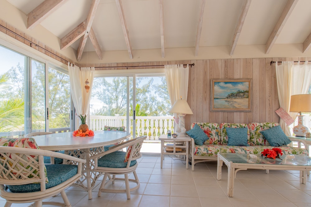 Sundowner Villa 4 Bedroom Villa - Property Image 3